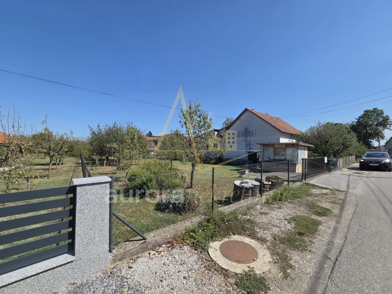 1162 - Zemljište Mošćenica 676 m2
